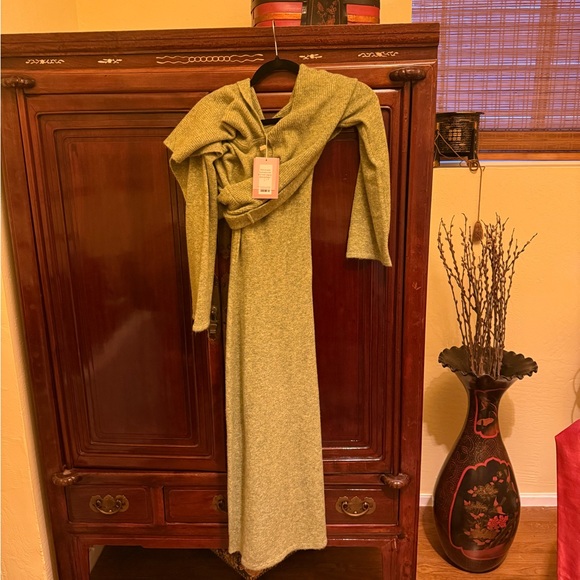 Cult Gaia Zennie Off-Shoulder Green Dress - Picture 2 of 4